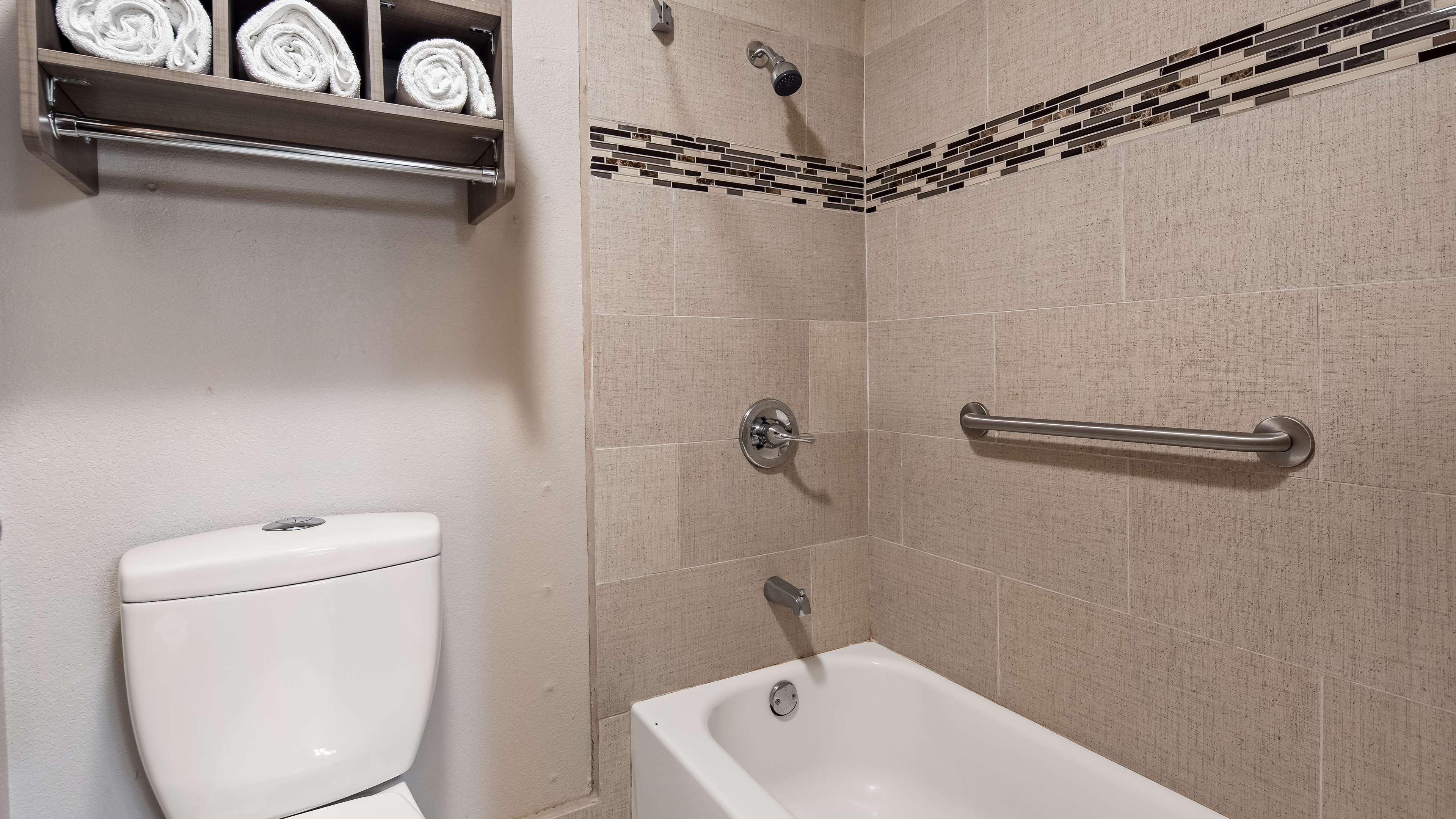 Surestay Plus Hotel By Best Western Kearney Exterior photo