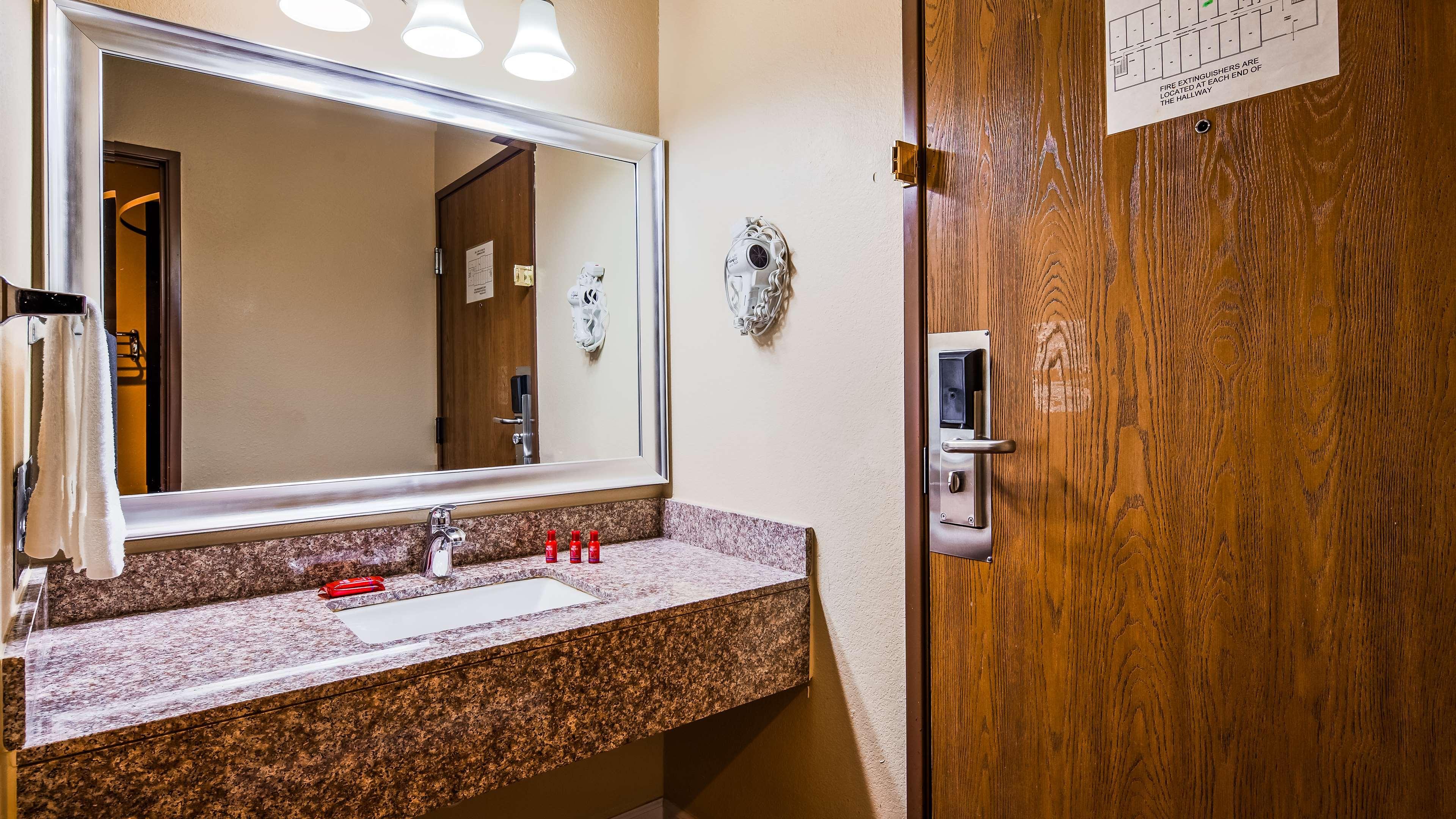 Surestay Plus Hotel By Best Western Kearney Exterior photo