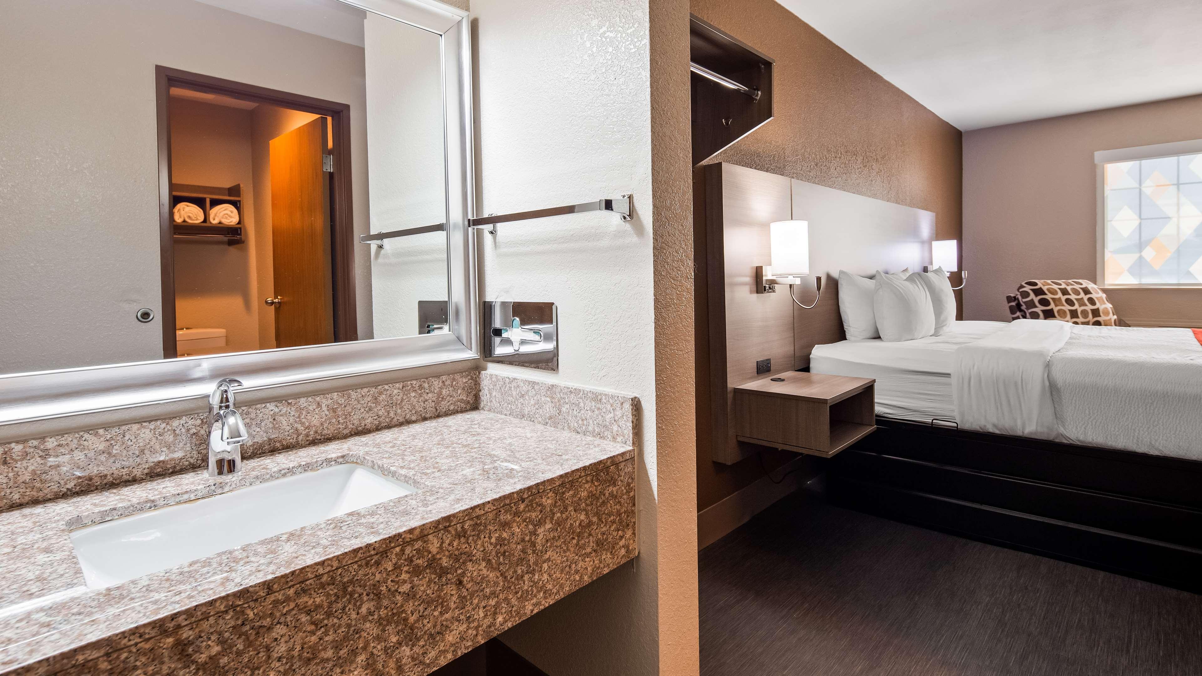 Surestay Plus Hotel By Best Western Kearney Exterior photo