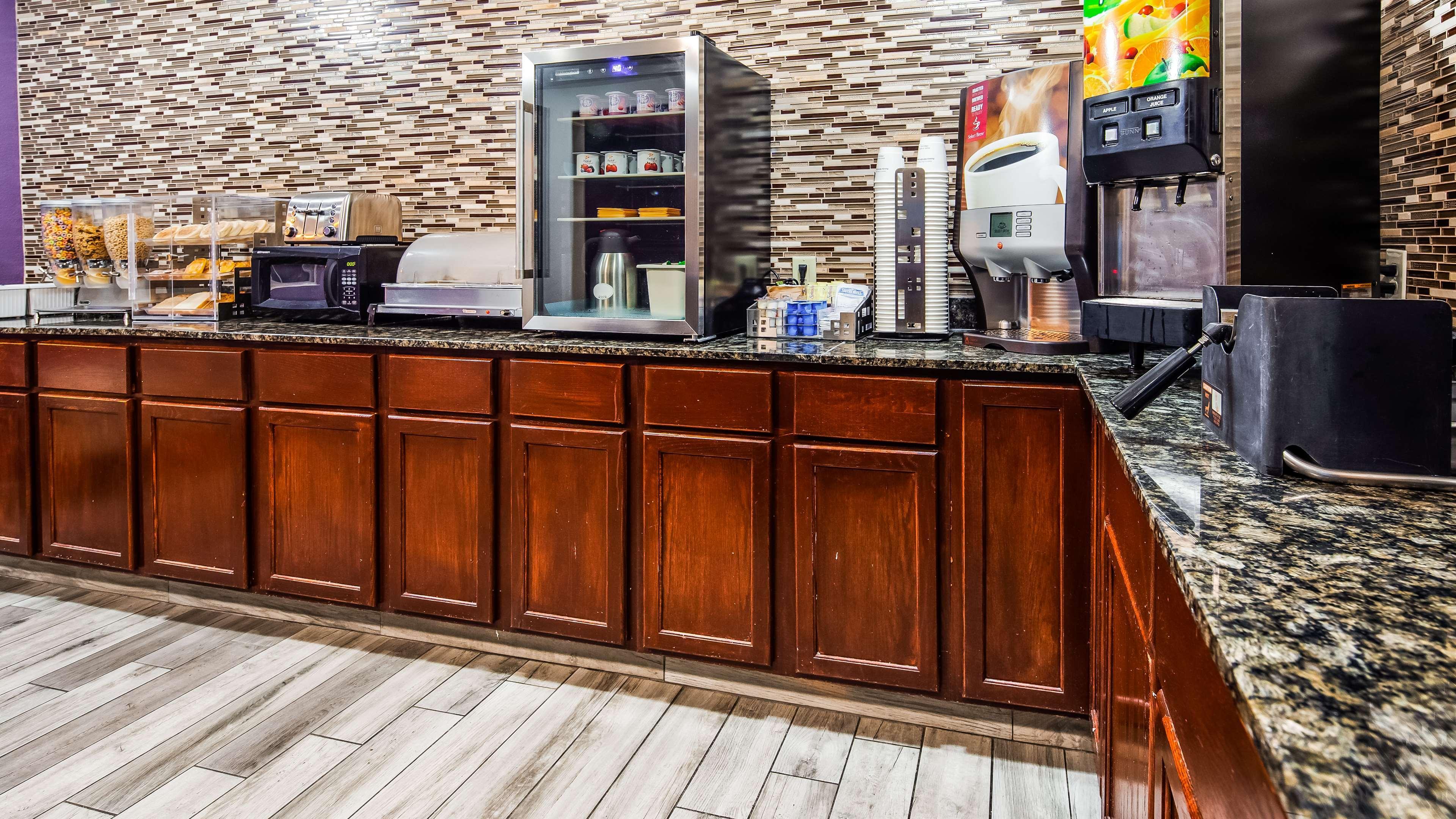 Surestay Plus Hotel By Best Western Kearney Exterior photo