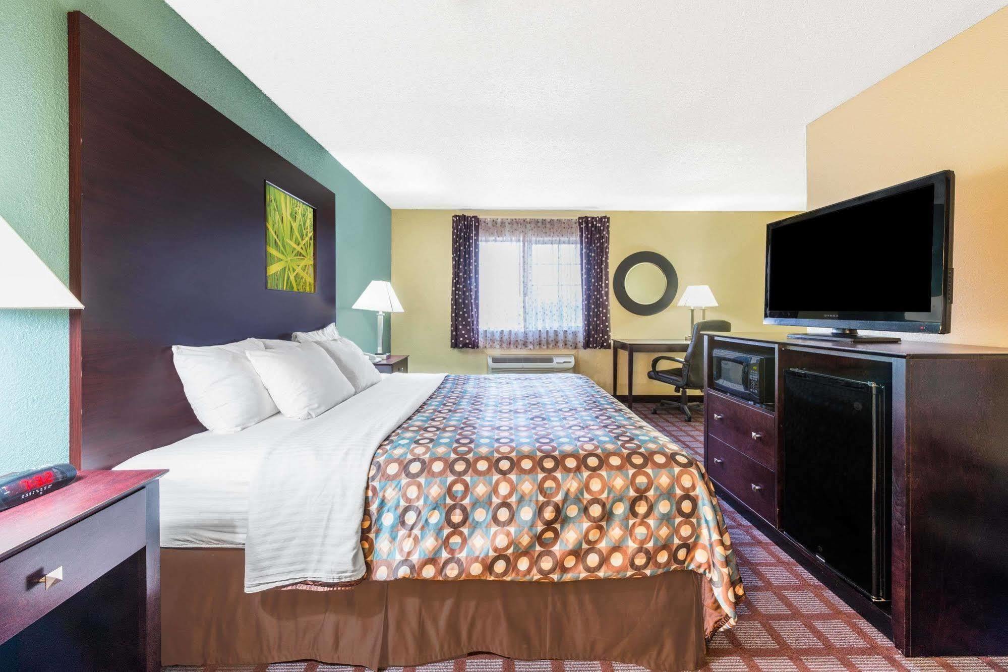 Surestay Plus Hotel By Best Western Kearney Exterior photo