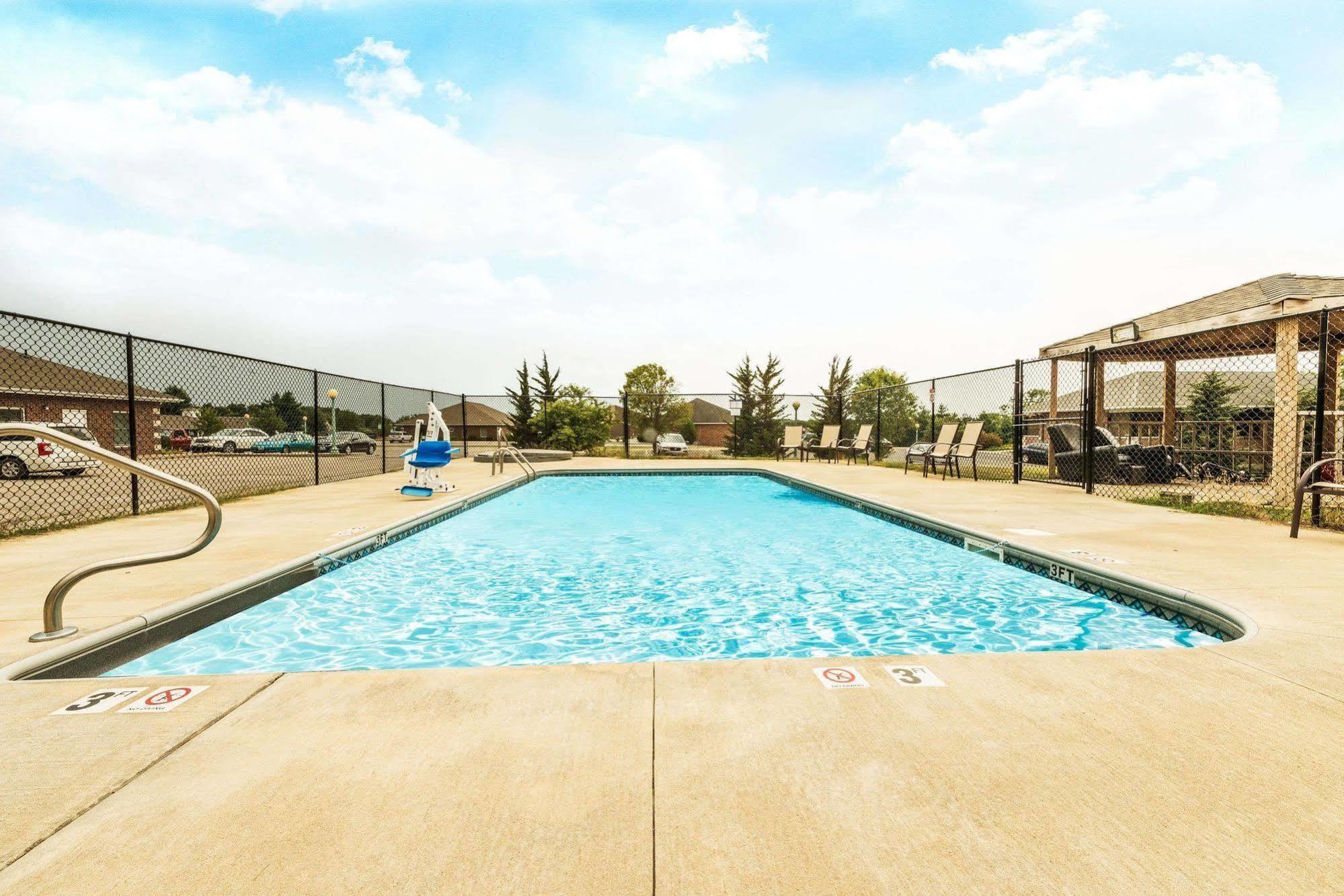 Surestay Plus Hotel By Best Western Kearney Exterior photo